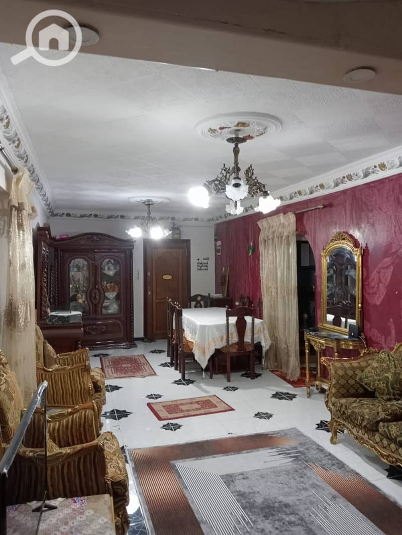An apartment with an excellent location and surrounded by all services, two numbers away from the main Al-Qweiri street. Old meters at an unbelievable price for those looking for housing or investment. - Widok 4