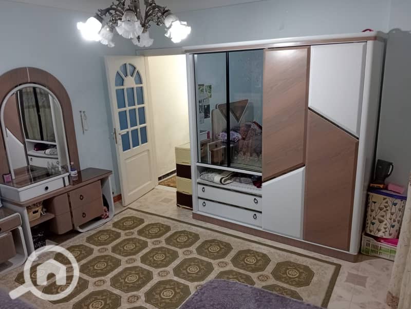 An apartment with an excellent location and surrounded by all services, two numbers away from the main Al-Qweiri street. Old meters at an unbelievable price for those looking for housing or investment. - Widok 5
