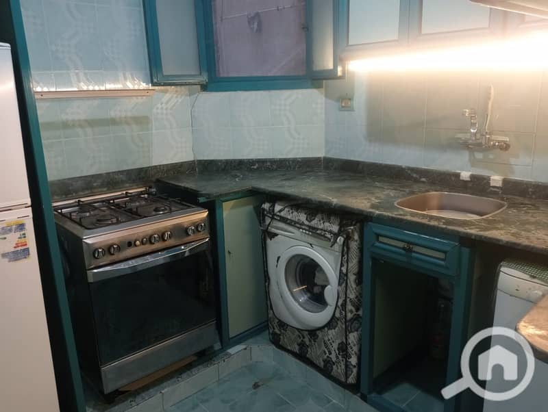An apartment with an excellent location and surrounded by all services, two numbers away from the main Al-Qweiri street. Old meters at an unbelievable price for those looking for housing or investment. - Widok 6