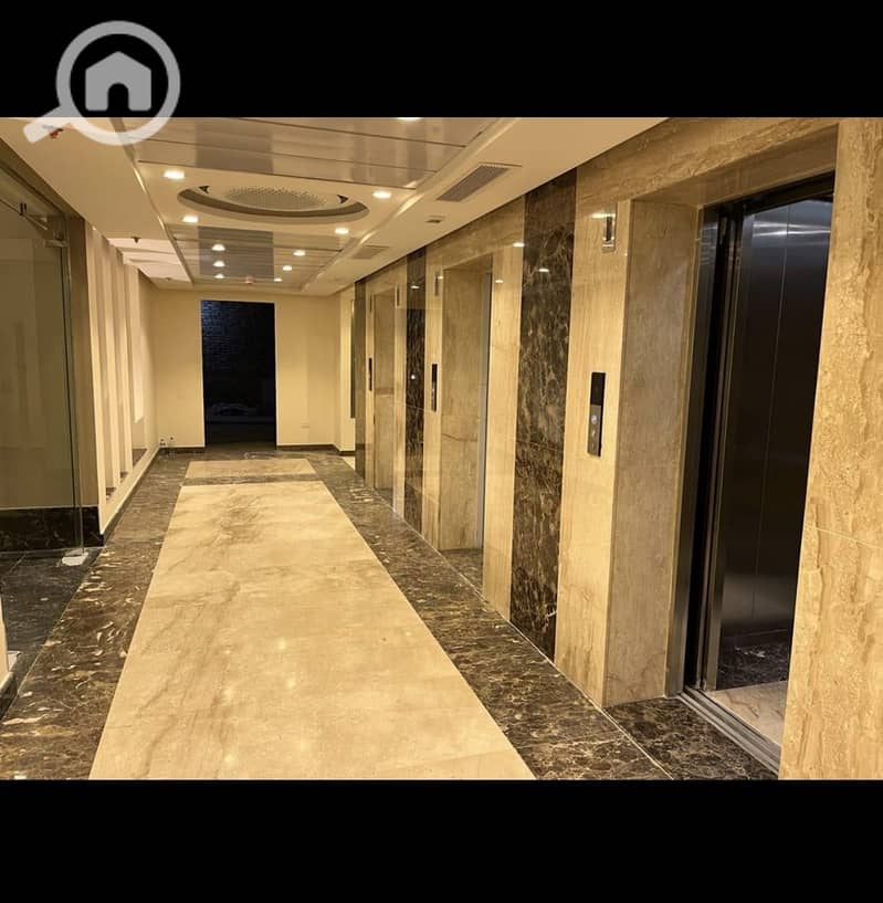 An 80-meter office in a licensed administrative mall, furnished in the banks complex. - Więcej
