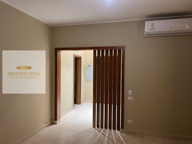 A finished VIP apartment with air conditioning for sale, immediate receipt in Sodic with convenient installments. - Widok 3