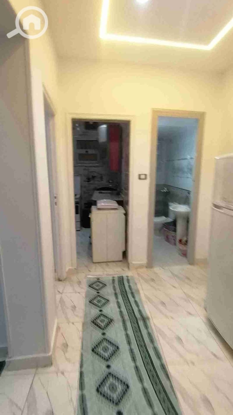 Furnished apartment in Maadi, close to Maadi Metro, Tahrir Square, the corniche, and Sadat Academy. Second number from the main street, on the first floor, consisting of two bedrooms, a two-piece living room, a bathroom, a kitchen, and a balcony. - Widok 6