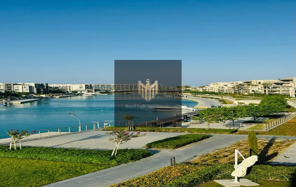Townhouse for sale in Marassi overlooking the lagoon at a special price It features 4 bedrooms 4 bathrooms and a nanny's room with a bathroom Immediat – další