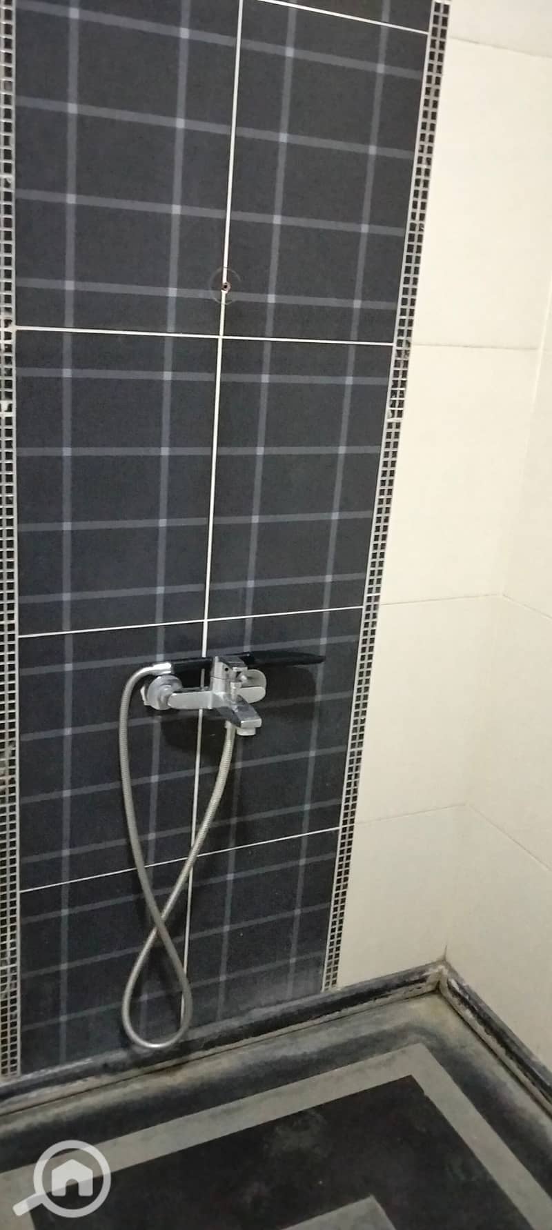Furnished apartment for rent in 6th of October, First Neighborhood. Steps to the bus station, El-Hosary, and the university. Steps to Mall of Egypt, a third of an hour to Hyper One and Zayed. - Ansicht 6