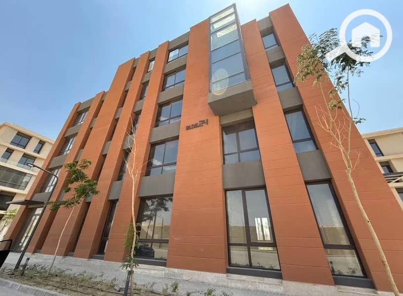 Administrative building 620m core & shell for rent in a prime location on Sokhna Road in District 5, Fifth Settlement - Widok 2