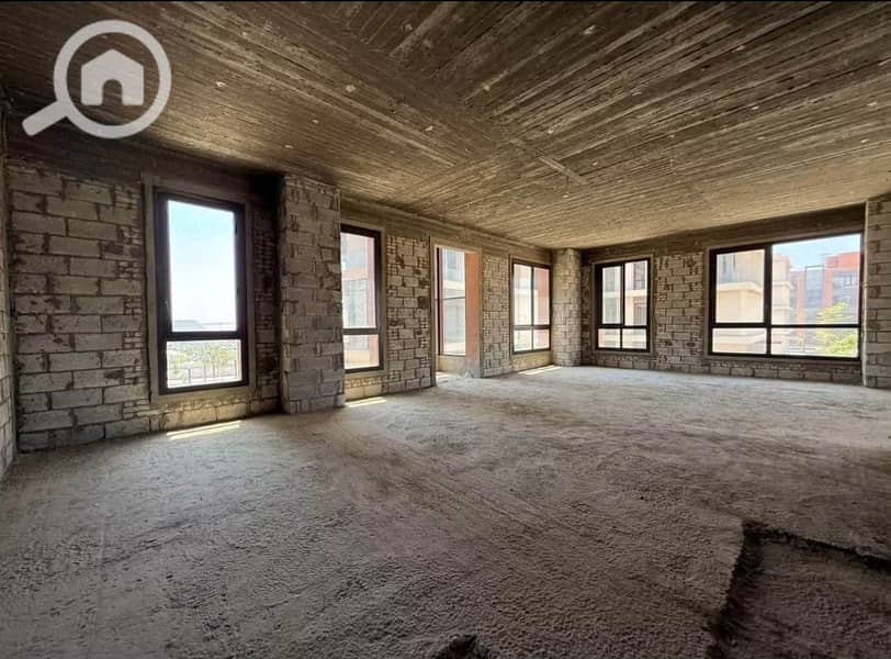 Administrative building 620m core & shell for rent in a prime location on Sokhna Road in District 5, Fifth Settlement - Widok 3
