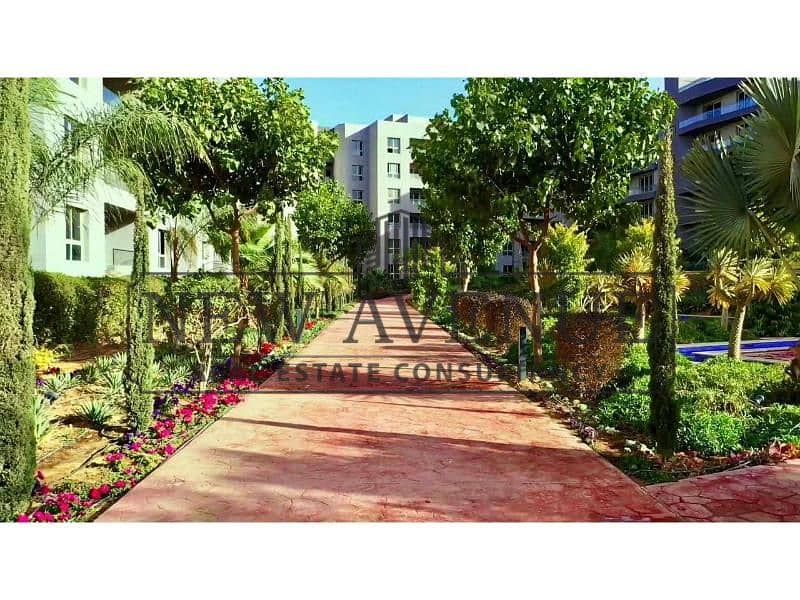 Under market price Apartment with prime location in zizinia Mostakbal city - Widok 2