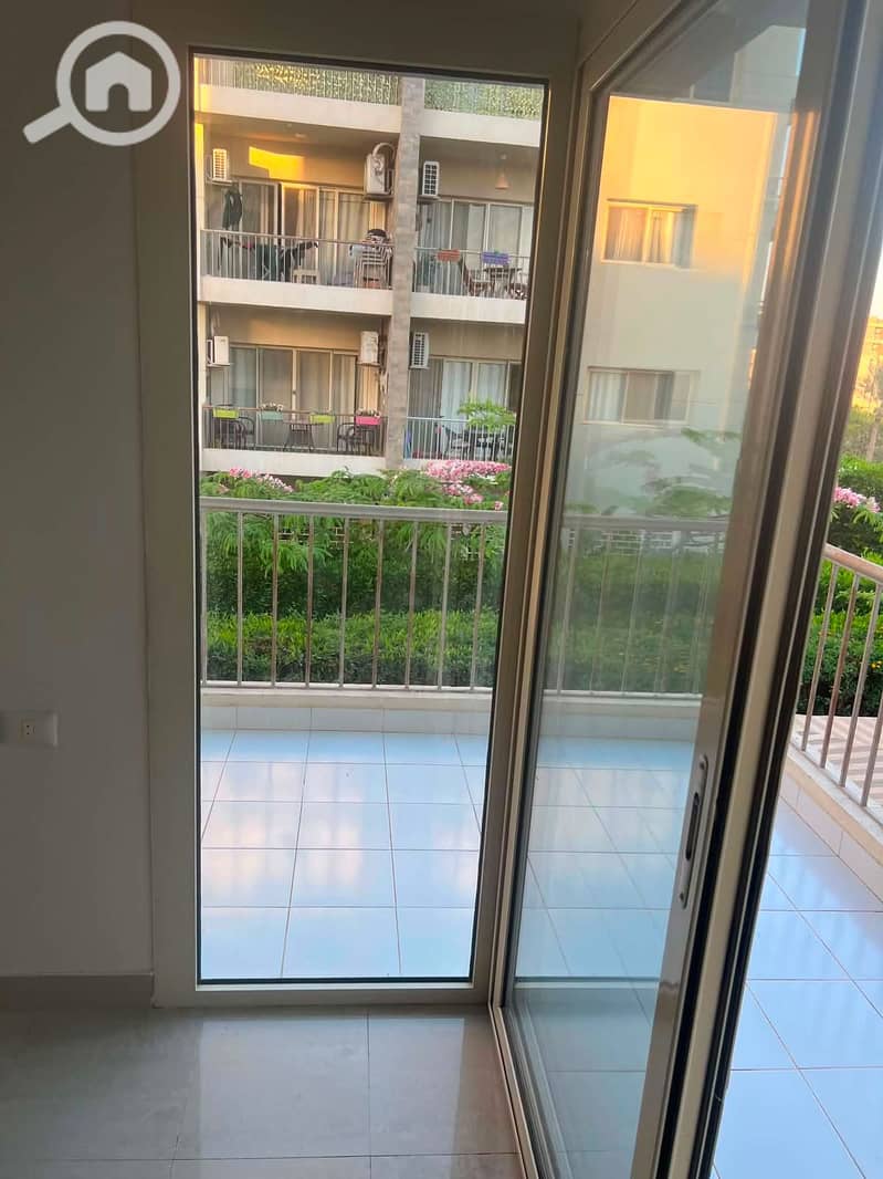 Zayed    Location: The Address Compound – Sheikh Zayed  Area: 112 meters  Floor: First + Elevator – pohled 3