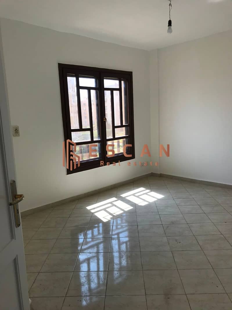 A unique opportunity to own an apartment in one of the best phases of Al Rehab, prime location with a garden view. - Widok 5