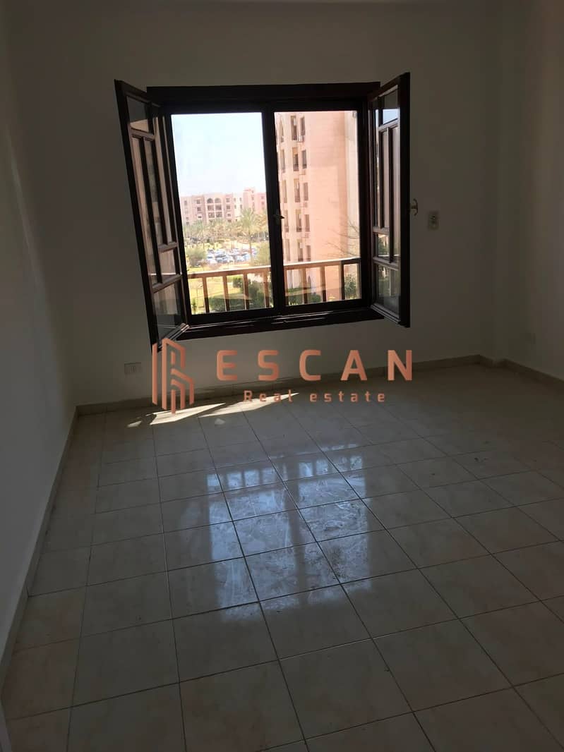 A unique opportunity to own an apartment in one of the best phases of Al Rehab, prime location with a garden view. - Widok 6