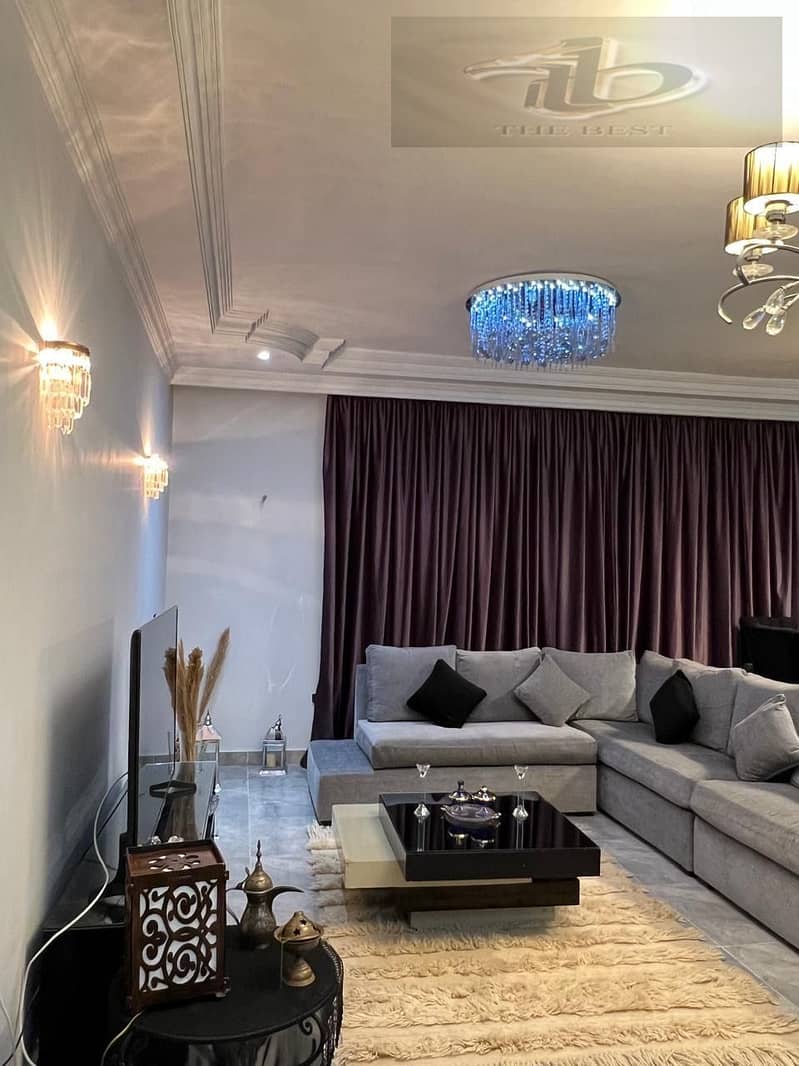Duplex with a private entrance and private garden… the feel of a villa at a lower price! If you are looking for privacy, spaciousness, and a practi - Widok 4