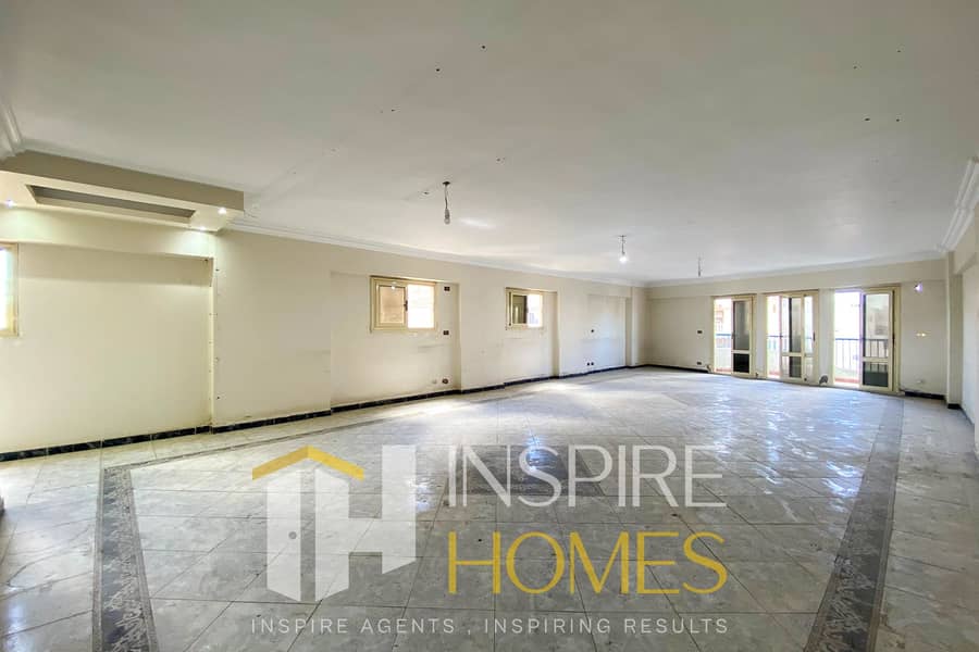 Apartment with an Exceptional Spacious Layout in a Prime Location Directly on Aboukir Street - Widok 4