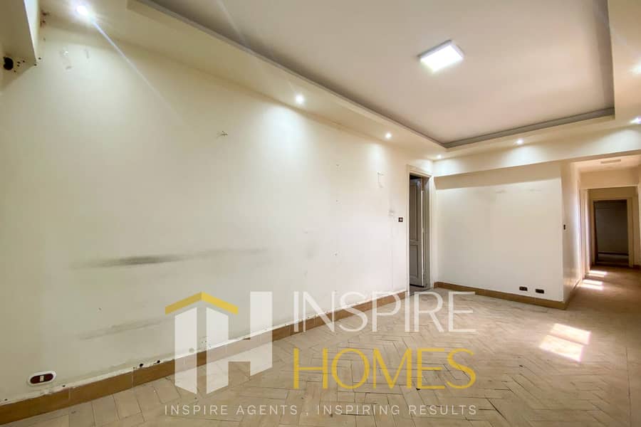 Apartment with an Exceptional Spacious Layout in a Prime Location Directly on Aboukir Street - Widok 6