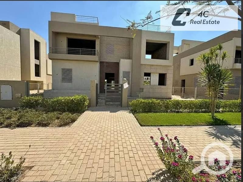 350m² villa, ultra-super-luxurious finishing, fully furnished - The Crown October, with the lowest monthly rent in the compound, - Mehr