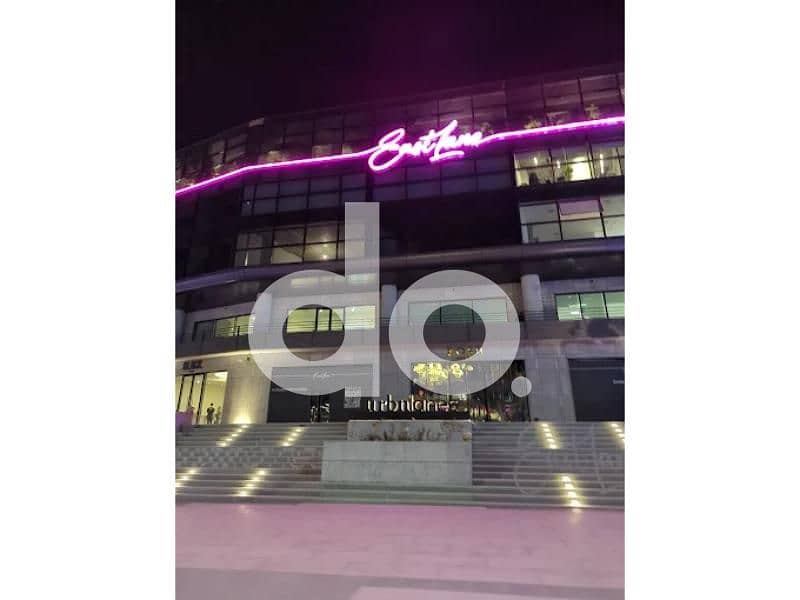 Office for Rent 210 SQM Fully Finished, Fully Air-Conditioned | Directly on South 90 Street New Cairo Prime location with a direct view of South 90 St – další