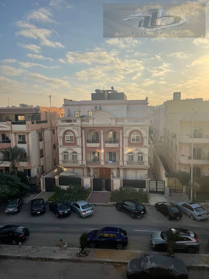 Prime Apartment for Sale – Ideal Layout and Spacious Design at a Bargain Price A fantastic opportunity to own a spacious apartment with practical f - Widok 2