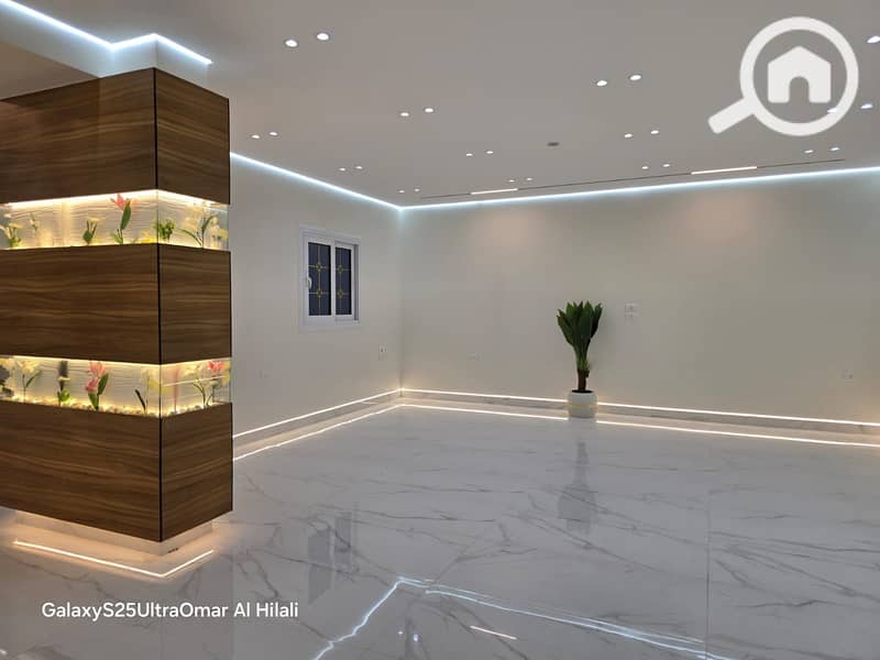 For sale, a ground floor apartment with a garden in Hadayek Al Ahram. - Więcej