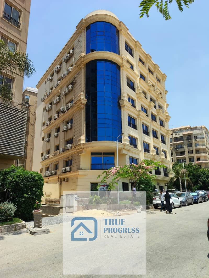 A rare investment opportunity in the heart of Maadi. Administrative and commercial floors for sale within a distinctive building with lease contracts with major companies. Each floor is available for independent sale, with the possibility of purchasing more than one floor according to the investor's needs. - Widok 4