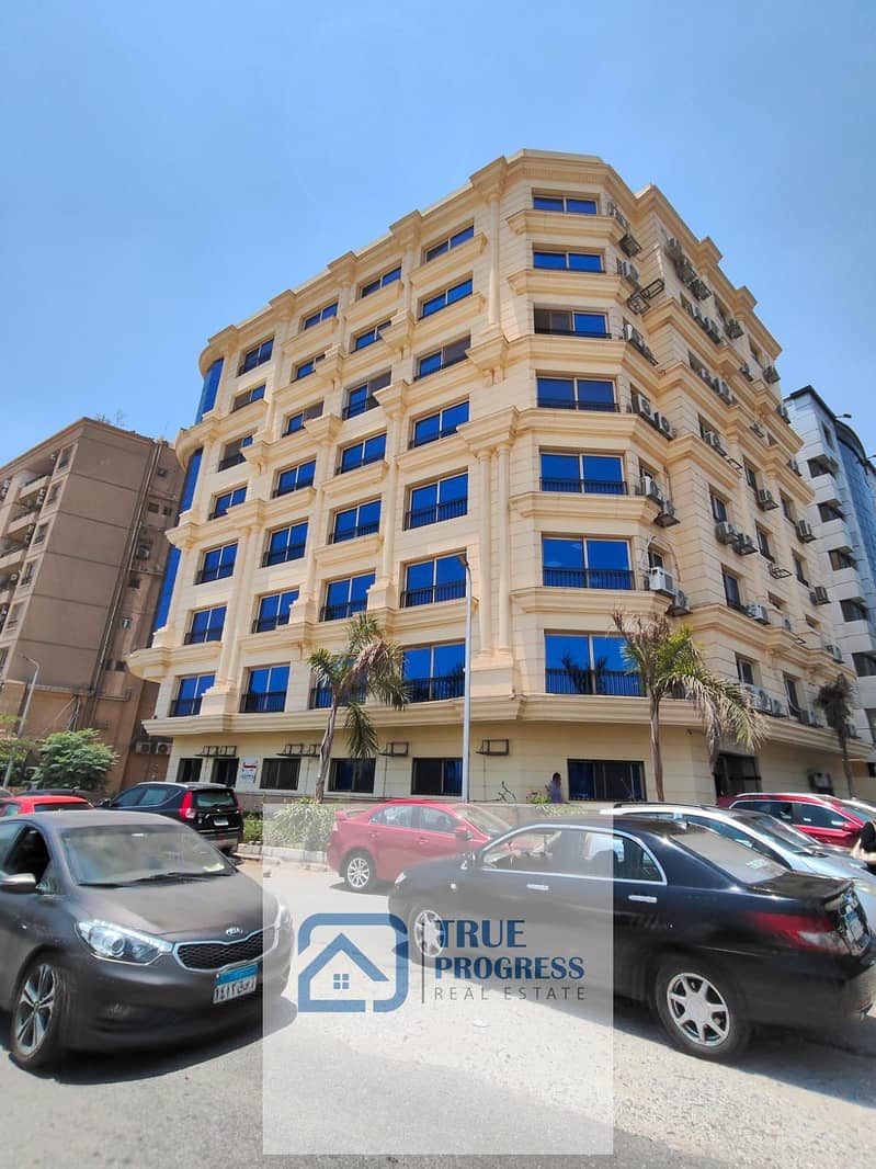 A rare investment opportunity in the heart of Maadi. Administrative and commercial floors for sale within a distinctive building with lease contracts with major companies. Each floor is available for independent sale, with the possibility of purchasing more than one floor according to the investor's needs. - Widok 6