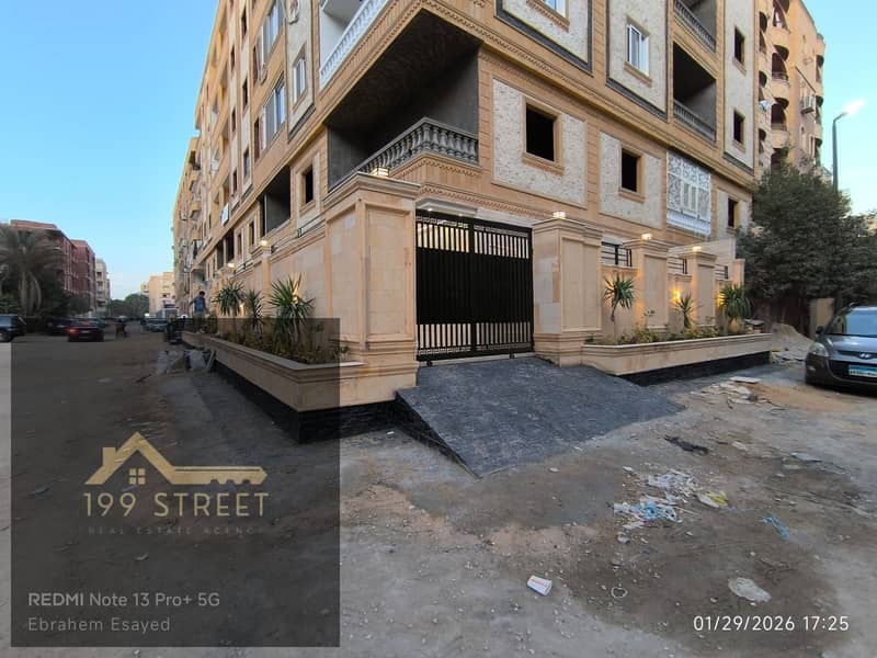 175m Corner Ground Villa with Garden for Sale Hadayek Al Ahram Zone T - Widok 2