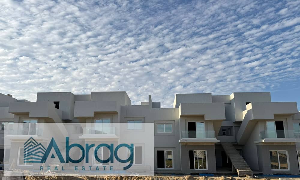 Opportunity Delivery 2027, 5% down payment, townhouse for sale in installments 7 years, near the Dahshur Road new Zayed, V LEVELS – další