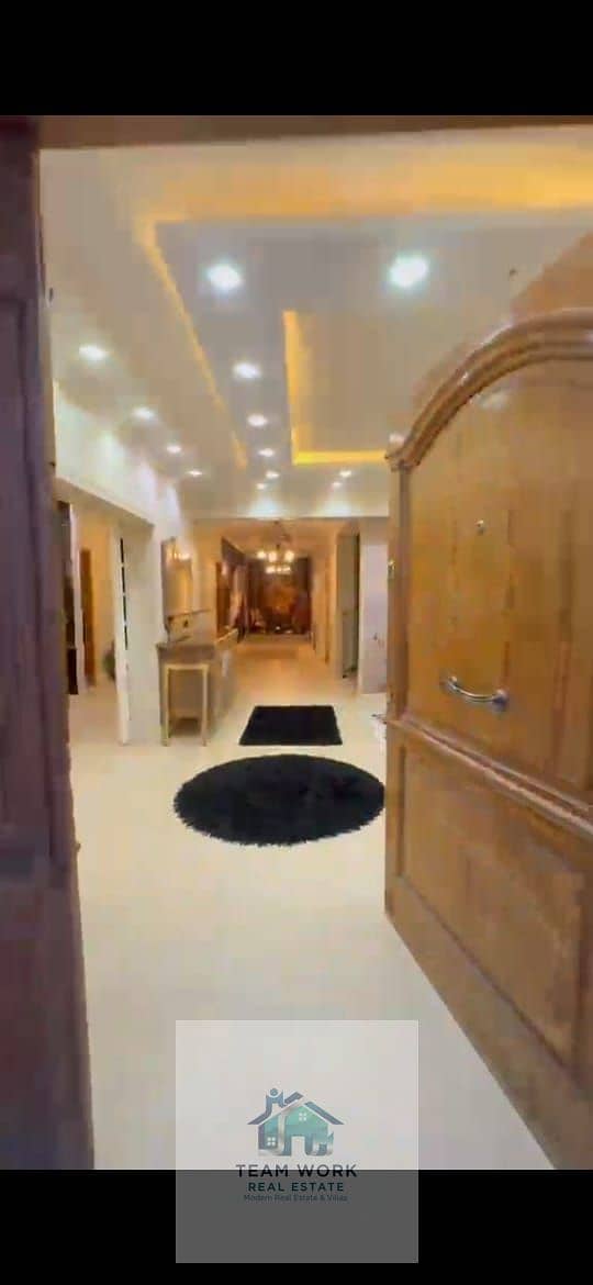Available starting today! For ultimate luxury: A lavish mansion with hotel furnishings and a swimming pool for rent in the Ninth District - Mehr