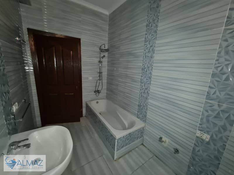 Empty basement of 170 square meters for rent, suitable for residential or commercial use, in Al Banafseg 11 Villas,First Settlement, near The Waterway - Widok 5