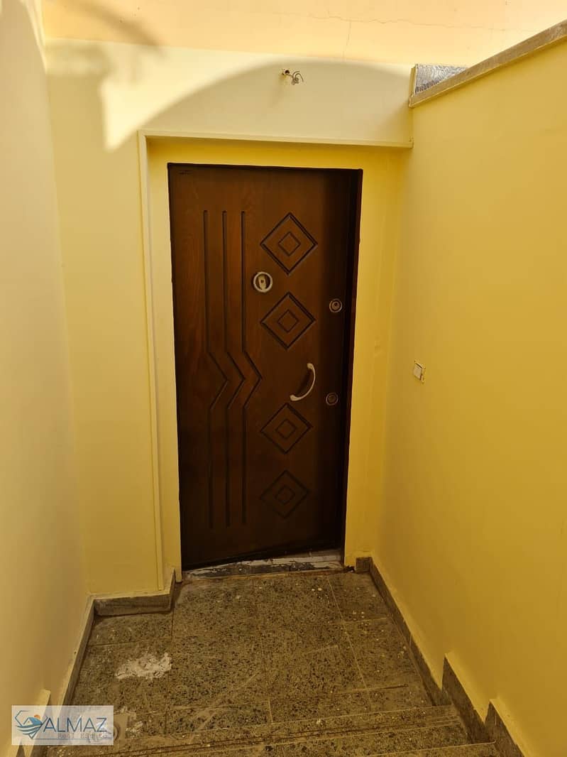 Empty basement of 170 square meters for rent, suitable for residential or commercial use, in Al Banafseg 11 Villas,First Settlement, near The Waterway - Więcej