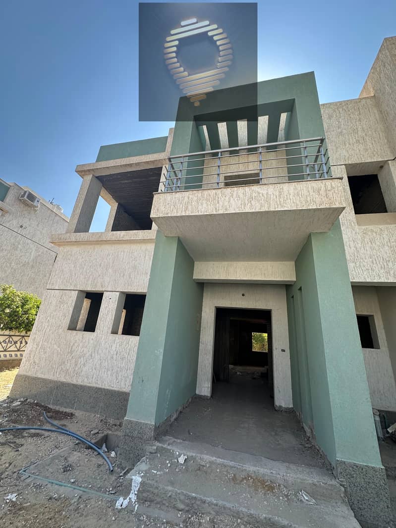 For sale twin house villa 260m type J modern in madinaty in VG5 close to strip mall. – pohled 3