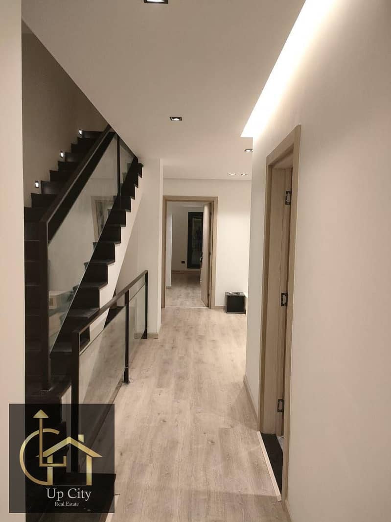 Special I Villa Roof with Majestic Lake View Prime location with appliance and AC’s - Ansicht 2