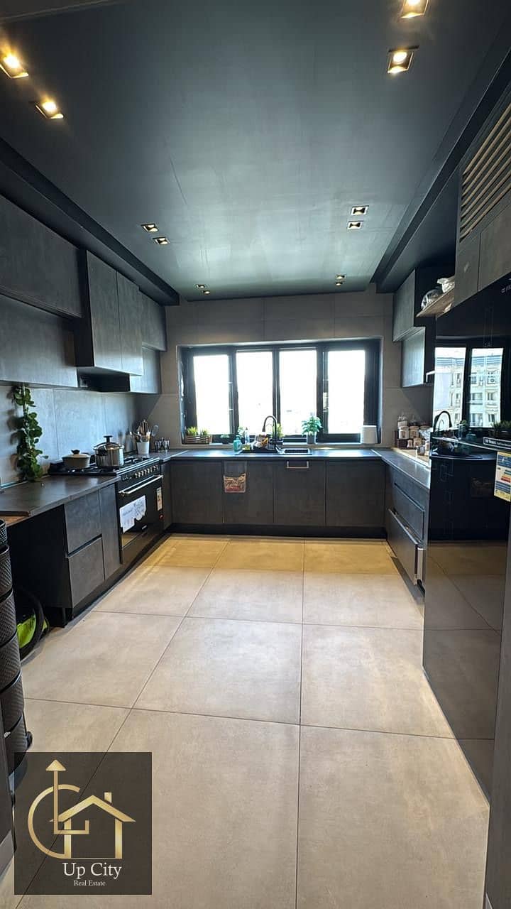 Special I Villa Roof with Majestic Lake View Prime location with appliance and AC’s - Ansicht 4