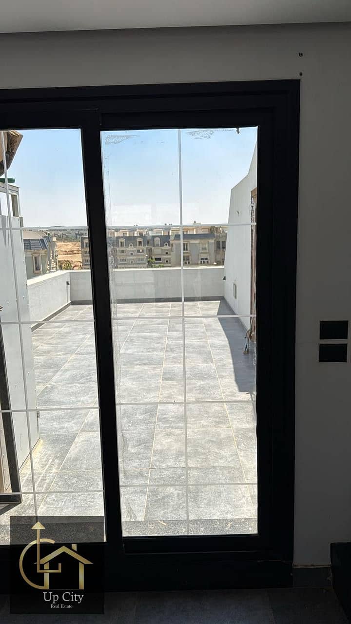 Special I Villa Roof with Majestic Lake View Prime location with appliance and AC’s - Ansicht 5
