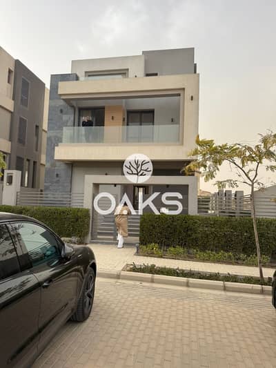 4 Bedroom Townhouse for Sale in New Cairo, Cairo - WhatsApp Image 2026-05-10 at 1.40. 27 PM. jpeg 4 Bedroom Townhouse for Sale in New Cairo, Cairo - WhatsApp Image 2026-05-10 at 1.40. 27 PM. jpeg