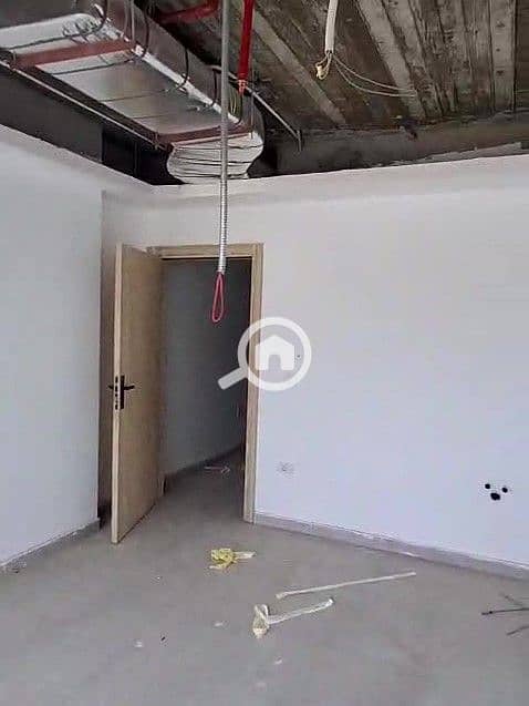 Administrative Office for Rent in Sentro Mall – Sheikh Zayed | Fully Air-Conditioned – pohled 3