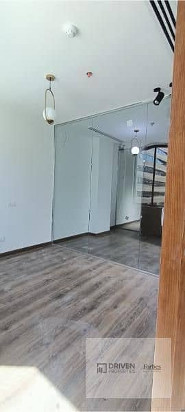 Fully Finished Office with ACs for Rent in The Portal Sodic West Sheikh Zayed Beverly Hills – pohled 5