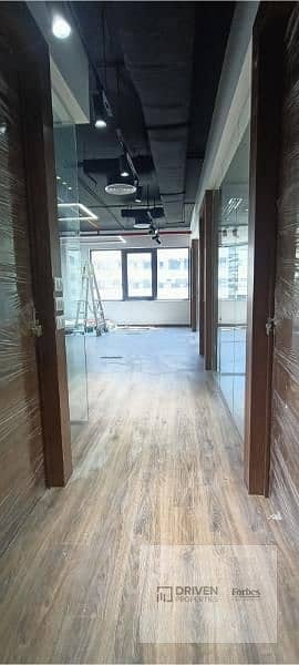 Fully Finished Office with ACs for Rent in The Portal Sodic West Sheikh Zayed Beverly Hills – pohled 6