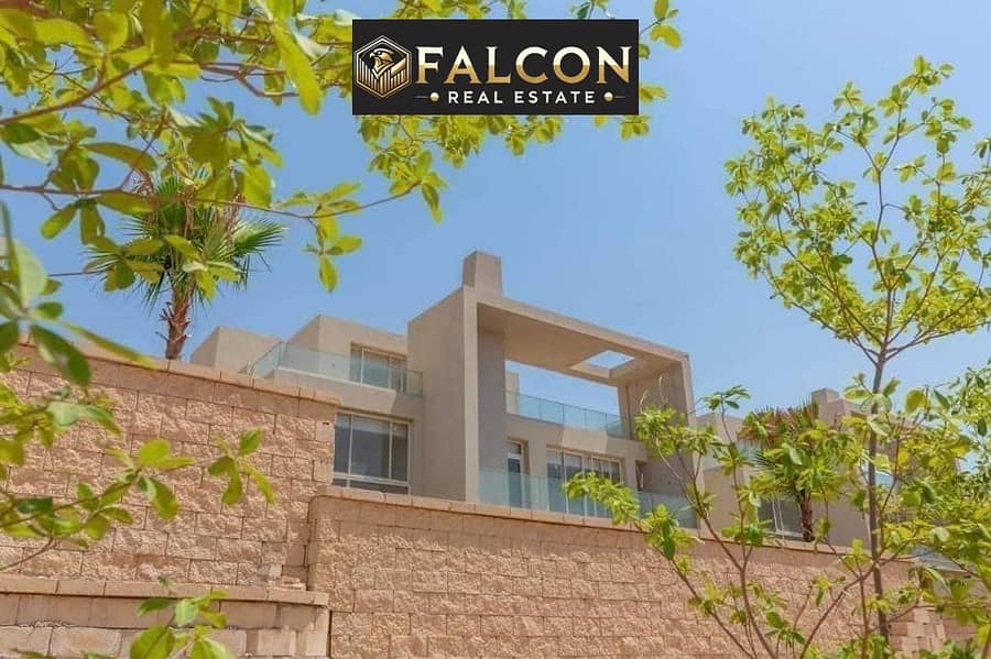 Fully finished townhouse with a stunning full sea view, located just one minute from the beach. Situated minutes away from Galala City and the towers, - Mehr