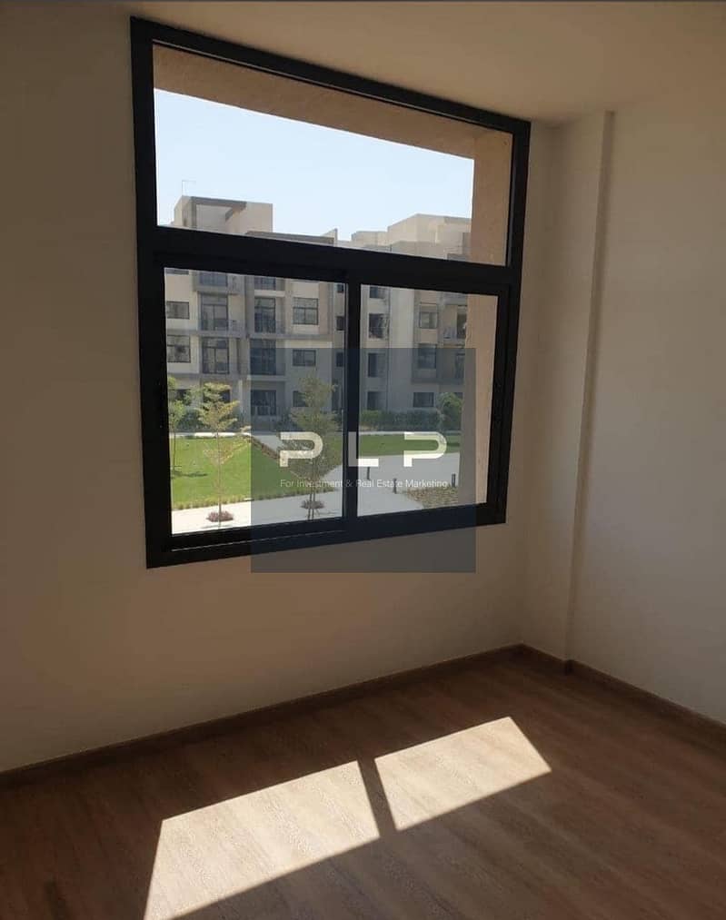 Apartment for sale,Ready to move, ultra-super-lux finishing, resale, with payment facilities available in Fifth Square Compound by Al Marasem - Więcej