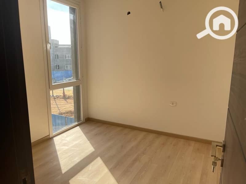 very special resale apartment for sale direct from the owner at a price lower than the developer's price, negotiable for a quick sale. Kayan Compound - Widok 4
