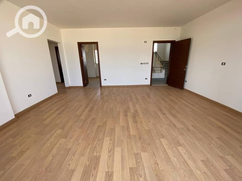 very special resale apartment for sale direct from the owner at a price lower than the developer's price, negotiable for a quick sale. Kayan Compound - Widok 5