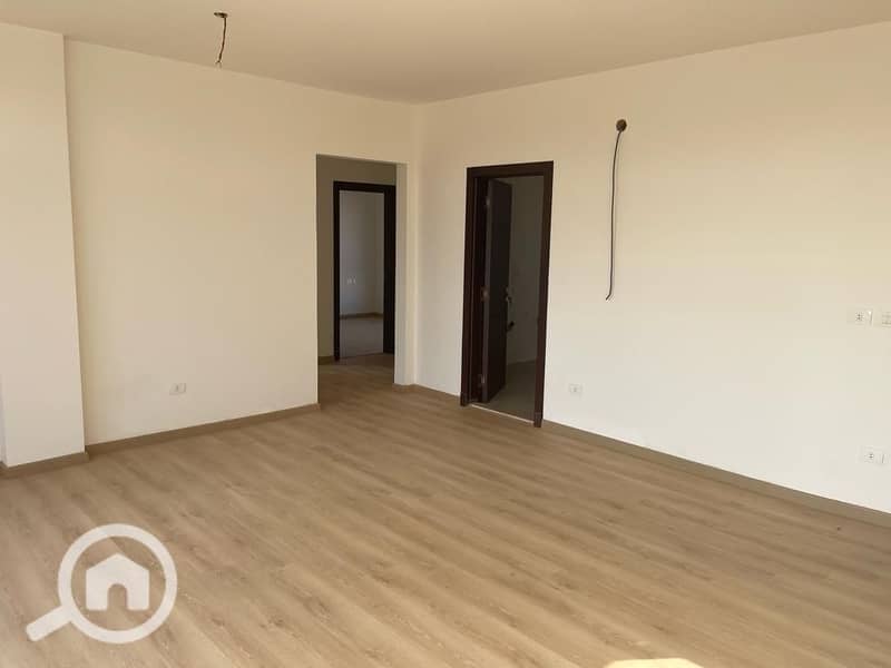 very special resale apartment for sale direct from the owner at a price lower than the developer's price, negotiable for a quick sale. Kayan Compound - Widok 6