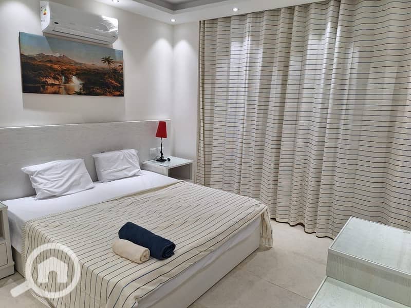 Elegant Apartment for Rent in Lake View Compound | 2 Bedrooms (1 Master) | 2 Bathrooms | Spacious Reception & Living Area | Private Garden | Prime - Aanzicht 6