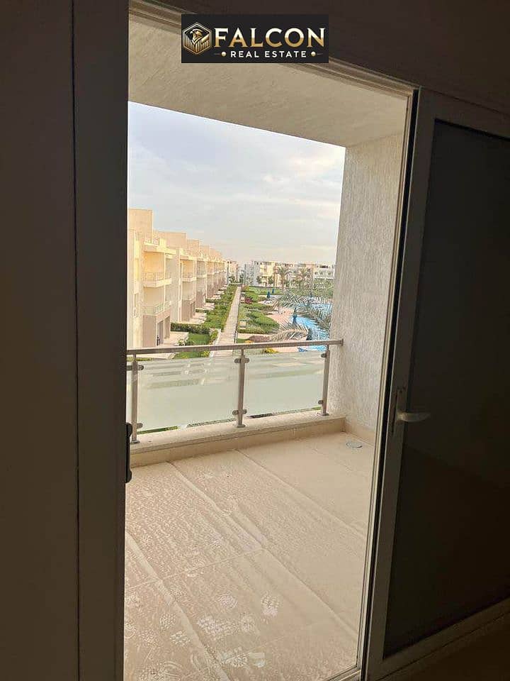 Beachfront chalet, less than 200 sq m, cash discount available. For sale, ready for viewing in Aroma Village, Ain Sokhna, on the Zaafarana Road. - Więcej
