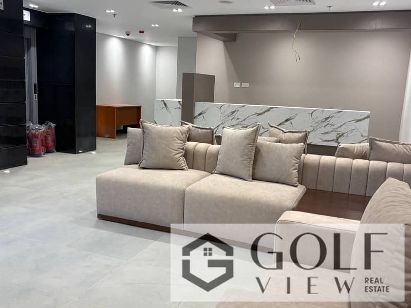 For a quick sale, lowest price: 65 m² clinic in Central Avenue, Sheikh Zayed. Immediate occupancy, fully finished and furnished. Prime location on the - Aanzicht 5