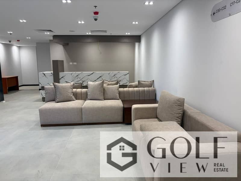 For a quick sale, lowest price: 65 m² clinic in Central Avenue, Sheikh Zayed. Immediate occupancy, fully finished and furnished. Prime location on the - Aanzicht 6