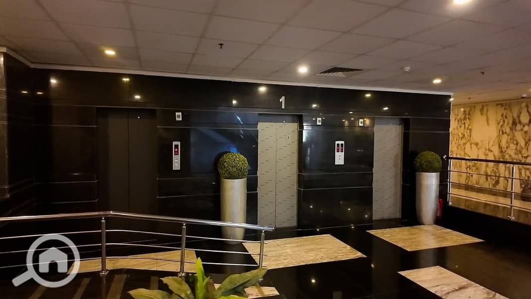 Premium Administrative Office for Sale | 200 SQM | Prime Business Hub in Sheraton | Behind Sun City Mall - Widok 3