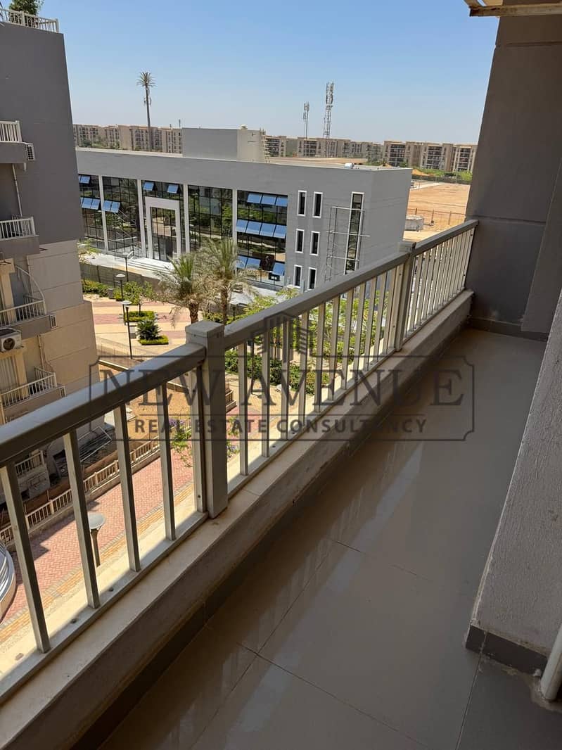 Apartment fully finished ready to move for sale in jayd compound in fornt of el rehab - Widok 3