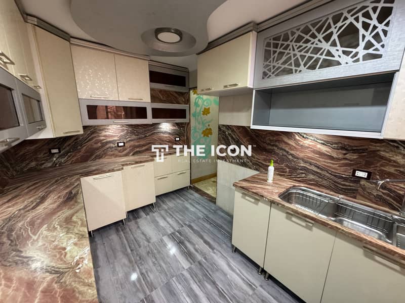 Apartment for rent semi-furnished with kitchen and air conditioning in Highland Park compound in the Fifth Settlement, with a direct view of the swimming pool and the artificial wave lake. - Mehr