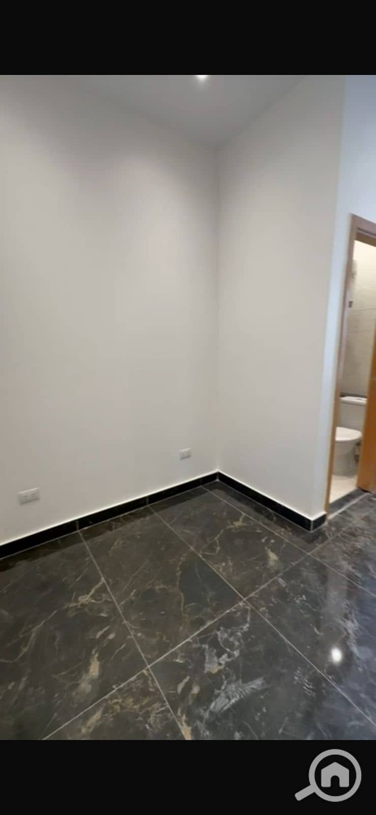 Office for Rent in Karma 4 Mall, Sheikh Zayed With Air-Conditioning – další