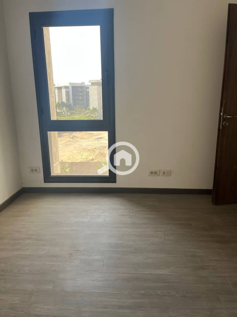 84 sqm Apartment for Sale in Privado – Stunning Lake View – Old Reservation – Immediate Handover - Więcej